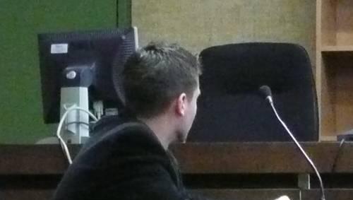 Angeklagt: Andre P. (18) wegen Raubes vor Gericht. Angeklagt: Andre P. (18) wegen Raubes vor Gericht.