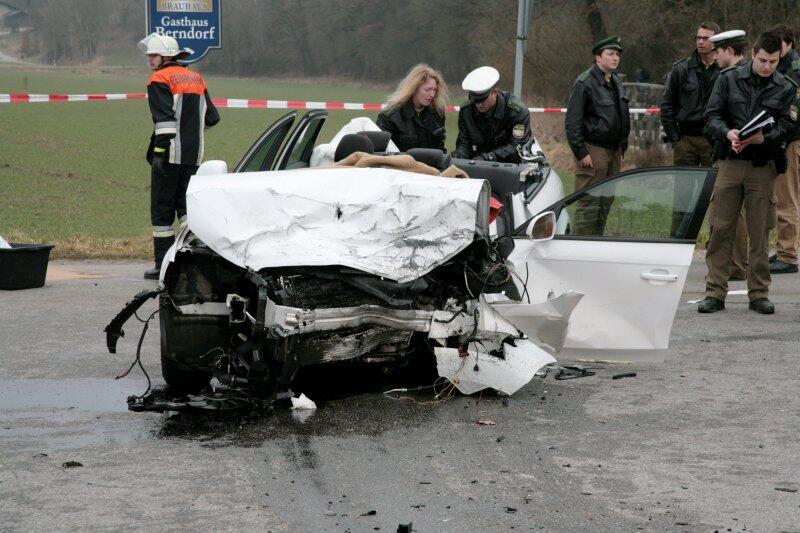 Der Horror-Crash von Berndorf. Die Bilder vom Unfallort.