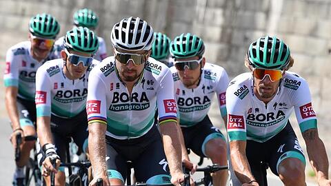 Das Team Bora-hansgrohe beim Training vor dem Start der 107. Tour de France.