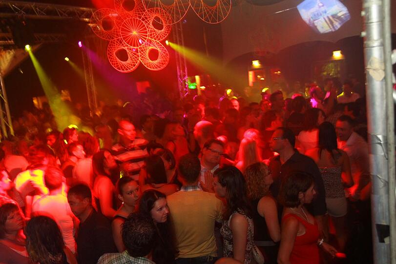 "Club Bizarre Police Academy Sex" im Parkcafé