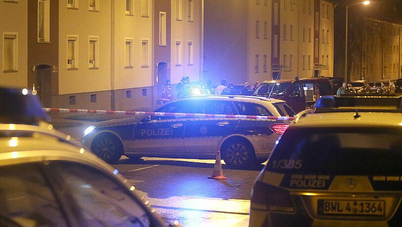 In Villingen-Schwenningen haben Unbekannte eine Handgranate in eine Flüchtlingsunterkunft geworfen. In Villingen-Schwenningen haben Unbekannte eine Handgranate in eine Flüchtlingsunterkunft geworfen.