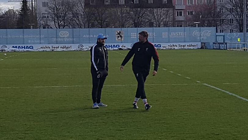 Trainer-Kollegen unter sich: Daniel Bierofka (l.) vom TSV 1860 und Jürgen Klopp vom FC Liverpool. Trainer-Kollegen unter sich: Daniel Bierofka (l.) vom TSV 1860 und Jürgen Klopp vom FC Liverpool.