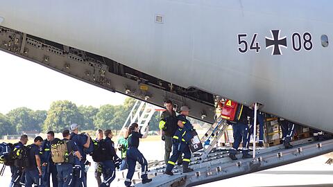 Vier Bundeswehrmaschinen bringen Hilfskr&auml;fte und Material nach Venezuela.