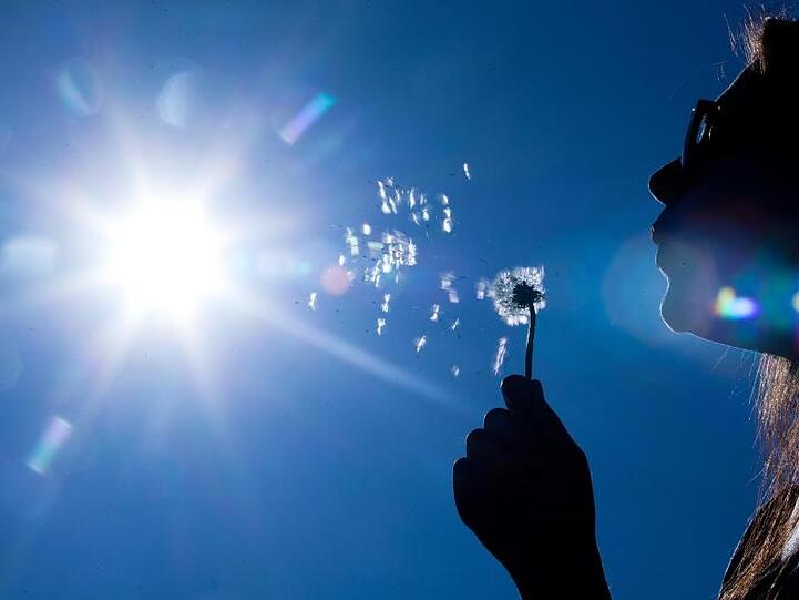 Nach den heftigen Regenfällen der letzten Tage wird das Wetter in Deutschland freundlicher.