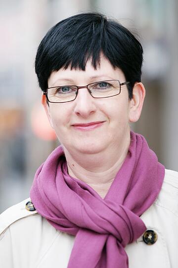 Renate Görner (49), Kassenkraft: &bdquo;Ich bin eine eingefleischte Münchnerin. Die hohe Lebensqualität und das Arbeitsangebot zogen mich vom Land in die Stadt. An München kann ich nichts Negatives finden, alles hier ist einfach lebenswert.&ldquo;