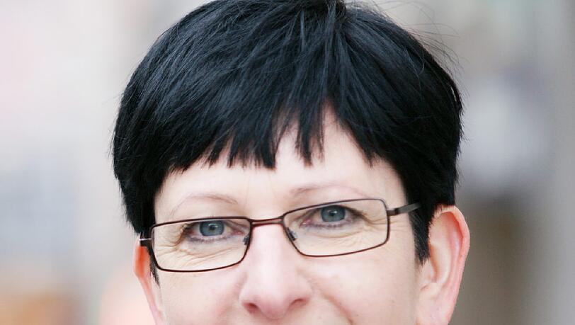 Renate Görner (49), Kassenkraft: „Ich bin eine eingefleischte Münchnerin. Die hohe Lebensqualität und das Arbeitsangebot zogen mich vom Land in die Stadt. An München kann ich nichts Negatives finden, alles hier ist einfach lebenswert.“ Renate Görner (49), Kassenkraft: „Ich bin eine eingefleischte Münchnerin. Die hohe Lebensqualität und das Arbeitsangebot zogen mich vom Land in die Stadt. An München kann ich nichts Negatives finden, alles hier ist einfach lebenswert.“