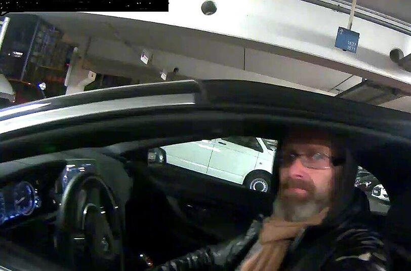 Dieses Foto des mutmaßlichen Täters veröffentlichte die Polizei am Mittwoch.