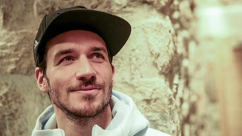 79 Franken muss Felix Neureuther zahlen, weil er seine Akkreditierung im Hotel vergessen hat.