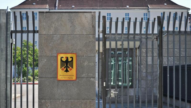 Das Gremium soll Vorwürfe im Zusammenhang mit dem millionenteuren Einsatz externer Fachleute unter Verteidigungsministerin von der Leyen aufklären. Das Gremium soll Vorwürfe im Zusammenhang mit dem millionenteuren Einsatz externer Fachleute unter Verteidigungsministerin von der Leyen aufklären.