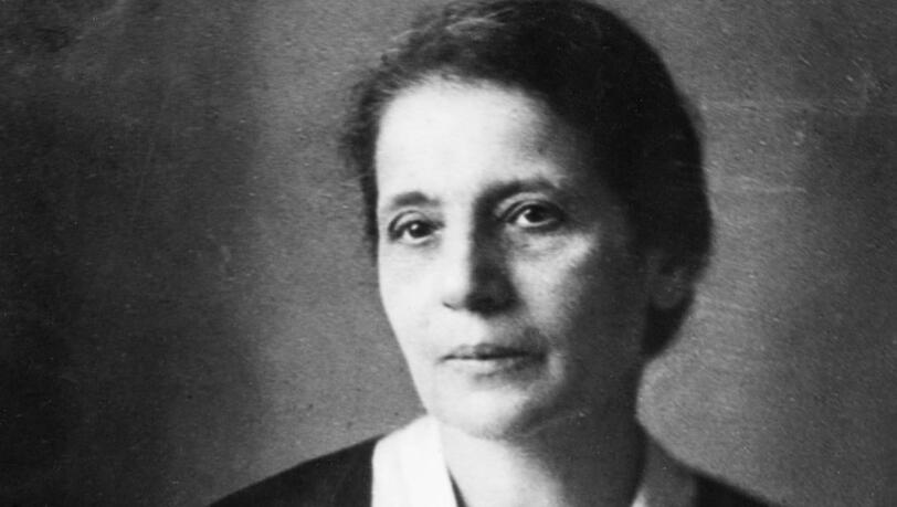 Lise Meitner hat mit extrem energiereichem Licht experimentiert. Lise Meitner hat mit extrem energiereichem Licht experimentiert.