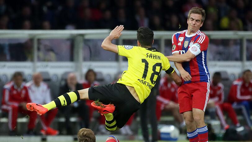 Bereit für einen Einsatz gegen den Erzrivalen: Philipp Lahm (r.) Bereit für einen Einsatz gegen den Erzrivalen: Philipp Lahm (r.)