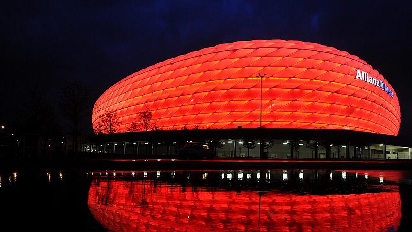 In den entsprechenden Zeitraum fallen das Champions-League-Heimspiel der Bayern gegen den FC Chelsea am 18. März und die Bundesliga-Partie gegen Eintracht Frankfurt vier Tage später. In den entsprechenden Zeitraum fallen das Champions-League-Heimspiel der Bayern gegen den FC Chelsea am 18. März und die Bundesliga-Partie gegen Eintracht Frankfurt vier Tage später.