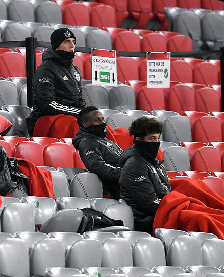 Zwei Optionen für rechts hinten - theoretisch: Bouna Sarr (m.) und Youngster Chris Richards (r.).