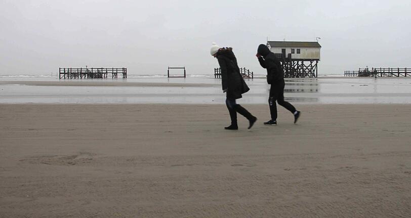Die Orkantiefs "Ulli" und "Andrea" aus dem Nordatlantik kündigen für die nächsten Tage stürmisches und nasskaltes Wetter in Schleswig-Holstein an.