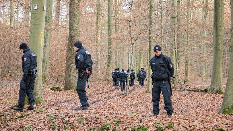 Handelt es sich bei der gefundenen Frauenleiche um die vermisste Polizeischülerin? Handelt es sich bei der gefundenen Frauenleiche um die vermisste Polizeischülerin?