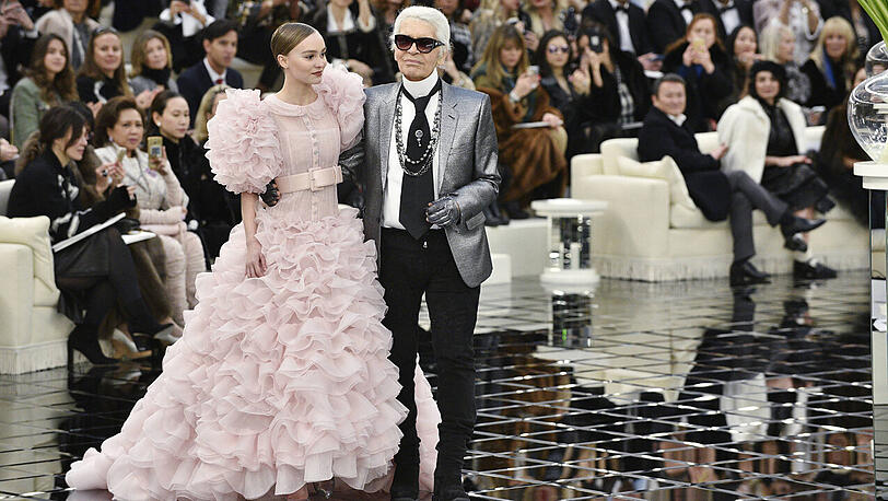 4. Januar 2017: Karl Lagerfeld mit Lily Rose Depp-Paradis.