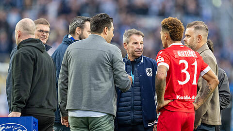 Entschuldige sich nach der Partie im Namen des TSV 1860 bei Justin Butler und den FCE-Bossen für den Rassismus-Vorfall: Präsident Gernot Mang.