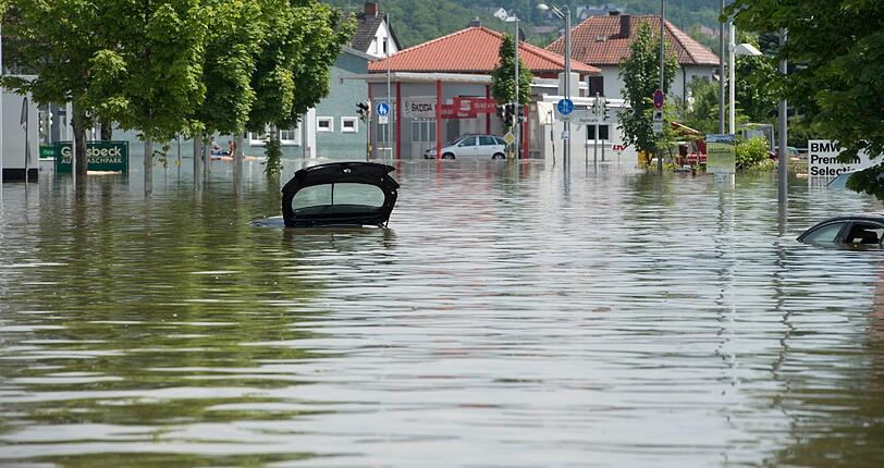 Die Jahrhundert-Flut: Die bewegenden Hochwasser-Bilder.