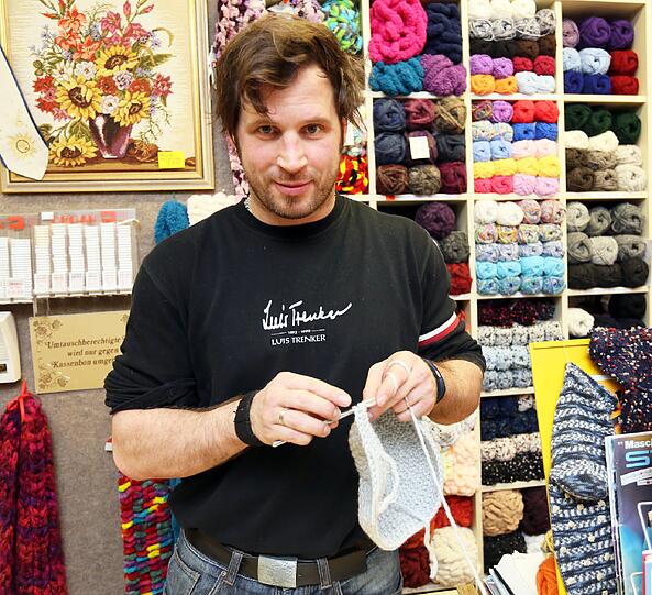 Kann selber stricken: Markus Jocher, der einst härteste Eishackler Deutschlands.