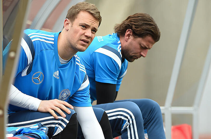 Kennen sich gut: Bayern-Keeper Manuel Neuer (links) und BVB-Torwart Roman Weidenfeller.