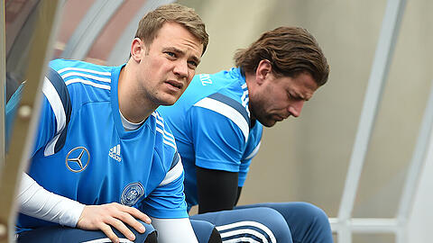 Kennen sich gut: Bayern-Keeper Manuel Neuer (links) und BVB-Torwart Roman Weidenfeller.