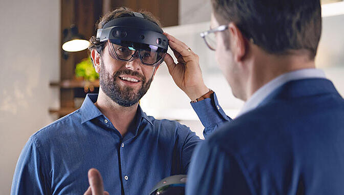 Dank Mixed-Reality-Technologie kann aus vielen Details bei der Küchenplanung ein Entwurf werden, der an die Wünsche und Vorstellungen der Kunden möglichst optimal angepasst ist. Dank Mixed-Reality-Technologie kann aus vielen Details bei der Küchenplanung ein Entwurf werden, der an die Wünsche und Vorstellungen der Kunden möglichst optimal angepasst ist.
