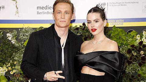 Matthias Schweighöfer und Ruby O. Fee vor der Verleihung des Deutschen Filmpreises in Berlin.