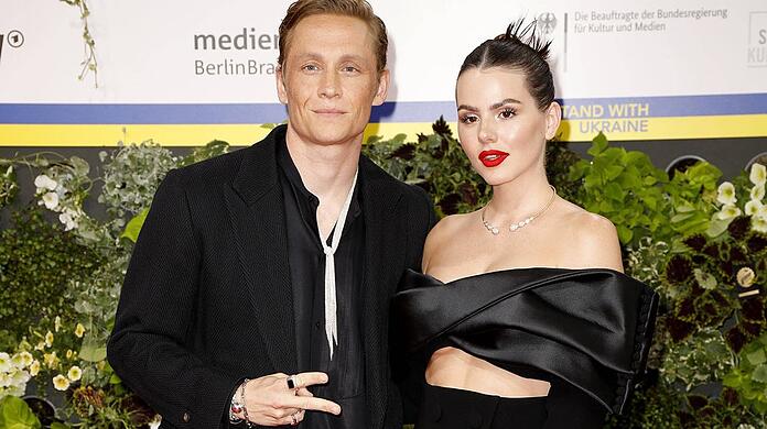 Matthias Schweighöfer und Ruby O. Fee vor der Verleihung des Deutschen Filmpreises in Berlin.