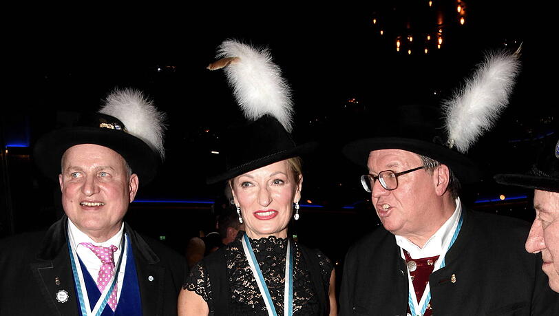 Filserpr&auml;sident Christian Schottenhamel, Ehren-Filserin Monika Gruber und Kabarettist Helmut Schleich.