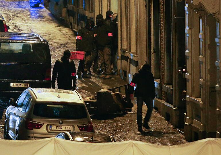 Bilder aus Verviers: Bei einem Anti-Terroreinsatz kamen am Donnerstagabend zwei Menschen ums Leben.