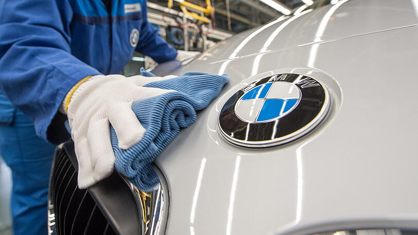 Endkontrolle im BMW-Werk in Regensburg.