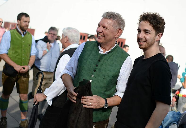 Am Nachmittag ist OB Dieter Reiter immer noch auf der Festwiese.