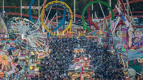 Buntes Treiben auf dem Oktoberfest - 2020 wird es wegen der Corona-Pandemie nicht stattfinden.
