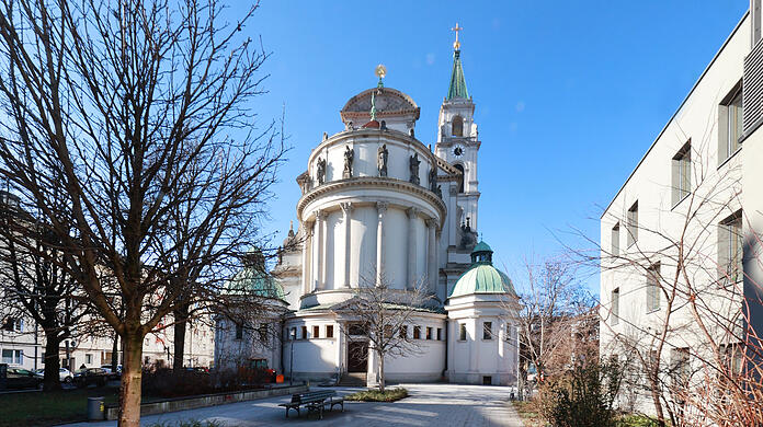 Der "Dom" von Sendling: Die neue Pfarrkirche St. Margaret (geweiht 1913) gehört zu den größten Kirchen der Stadt.