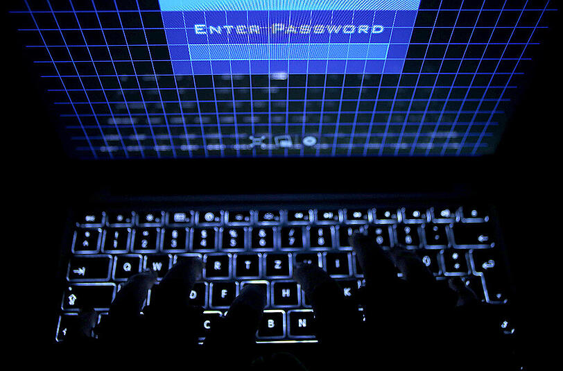 Stück für Stück sollen die Hacker das Netz im Bundestag über längere Zeit infiltriert haben.