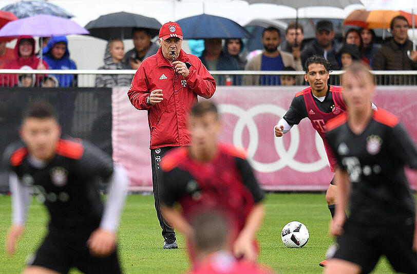 Weitere Bilder von der öffentlichen Trainingseinheit an der Säbener Straße.