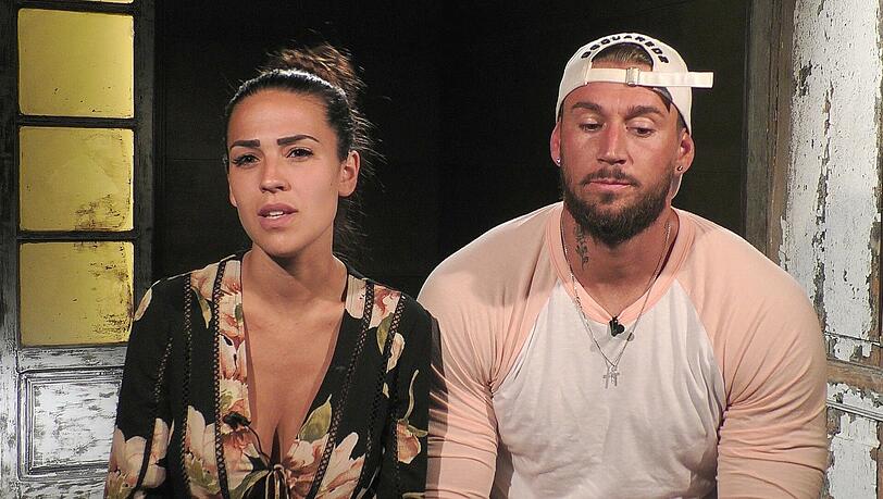 Mike und Elena sorgen auch in der kommenden Folge wieder ordentlich für Wirbel im Sommerhaus. Mike und Elena sorgen auch in der kommenden Folge wieder ordentlich für Wirbel im Sommerhaus.