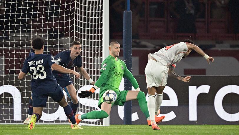 Luis Díaz (r) erzielt das frühe 1:0 für Bayern. Luis Díaz (r) erzielt das frühe 1:0 für Bayern.