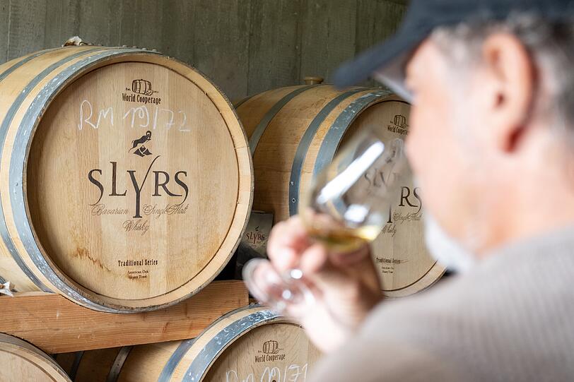 Die Whisky-Destillerie Slyrs vom Schliersee wird Tastings anbieten. Die Whisky-Destillerie Slyrs vom Schliersee wird Tastings anbieten.
