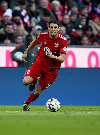 JAVI MARTÍNEZ, NOTE 3: Der wichtigste, weil effizienteste Mann der letzten Wochen. Erzielte zuletzt zwei Mal die 1:0-Führung, jeweils per Kopf. Der Sechser vor der Abwehr erhielt nach einer halben Stunde an der Seitenlinie taktische Anweisungen von Kovac. Bekam kurz vor der Pause richtig einen mit, musste länger behandelt werden.