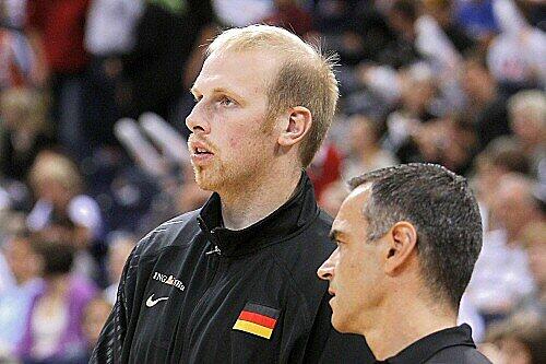 Chris Kaman (l.) mit Bundestrainer Dirk Bauermann