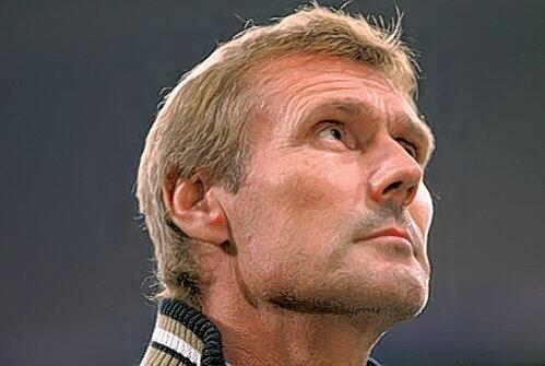 Blickrichtung Fürth: Rudi Bommer würde den Trainer-Job beim Kleeblatt gern übernehmen.