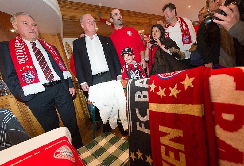 Uli Hoeneß besucht die "Oiztaler Mammuts Emmading" - Die Bilder