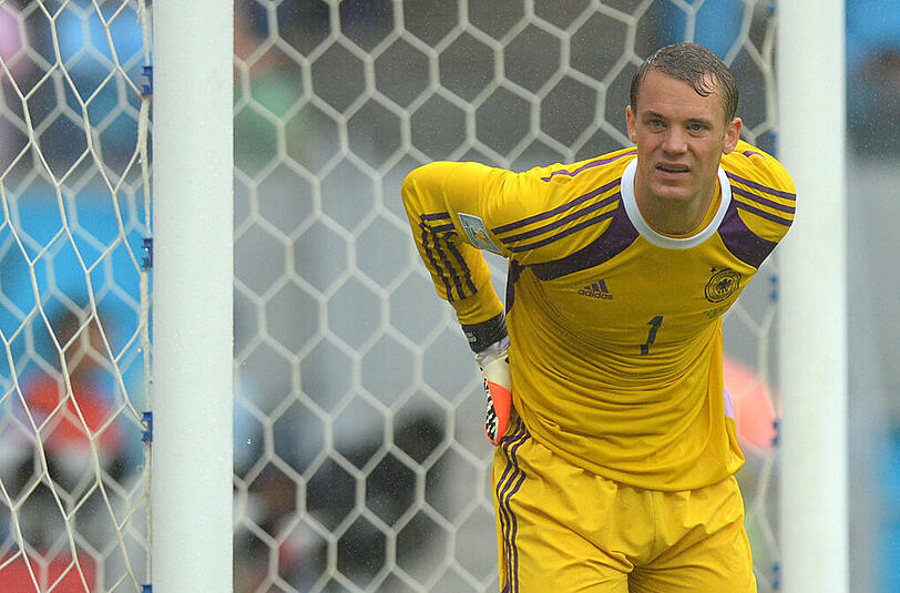 Manuel Neuer: Note 3. Der Münchner hatte relativ wenig Arbeit, musste
aber stets hochkonzentriert sein. Löste seine wenigen Aufgaben sachlich und
souverän.