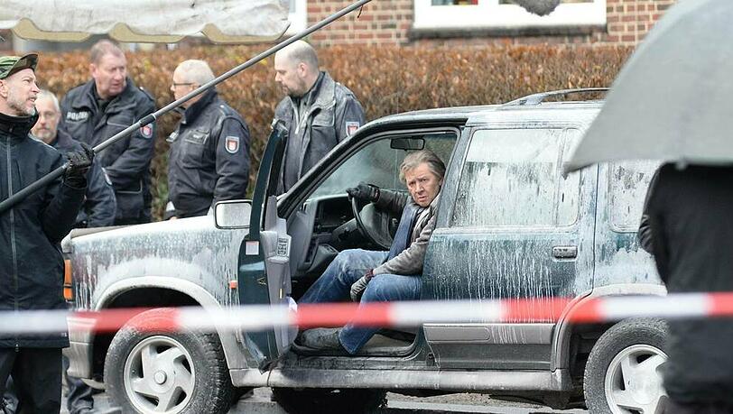 Jan Fedder und sein Auto am Set. Jan Fedder und sein Auto am Set.