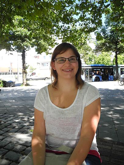 &bdquo;Lieber aufs Landwirt-schaftsfest&ldquo;
 - Franziska Drexl (23), Bürokauffrau: &bdquo;Ich gehe eher nicht raus. Die Wiesn ist mir einfach zu voll und ungemütlich. Die letzten Jahre bin ich auch nur gegangen, wenn meine Freunde mich hingeschleift haben. Dieses Jahr ist eh Landwirtschaftsfest, dann gehen wir einfach dorthin. Ich wohne auf einem Hof bei Fürstenfeldbruck, deshalb ist das für mich interessant.&ldquo;