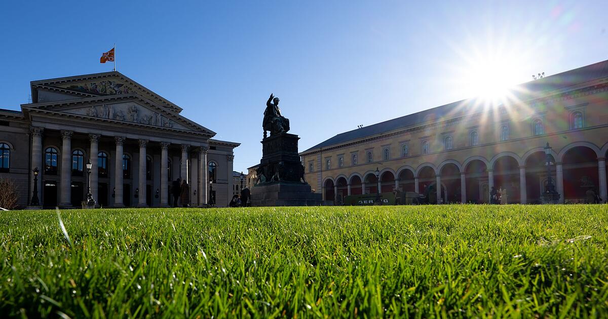 Gr-n-statt-Stolperkiesel-Der-Max-Joseph-Platz-ist-fertig-das-hat-er-gekostet