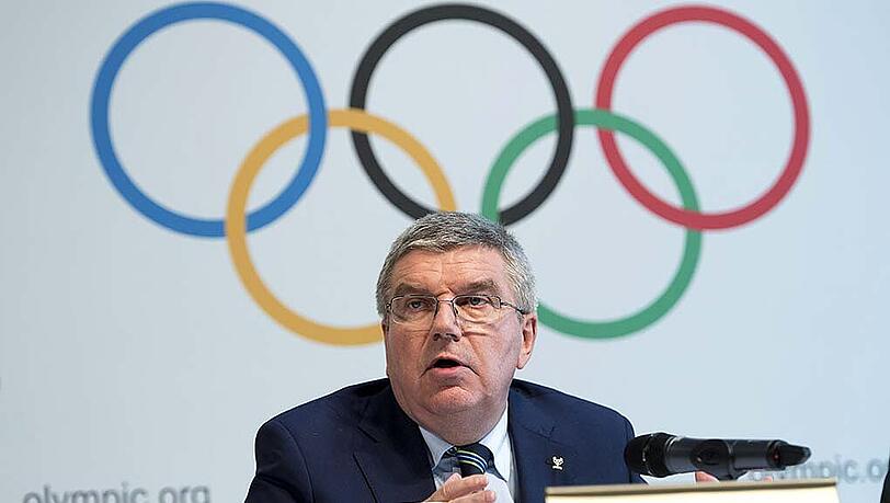 IOC-Präsident Thomas Bach gibt die scharfen Regularien für russische und kenianische Athleten bekannt. IOC-Präsident Thomas Bach gibt die scharfen Regularien für russische und kenianische Athleten bekannt.
