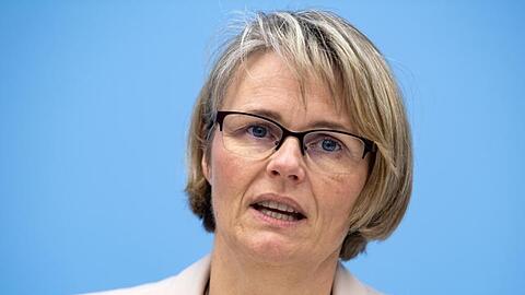 Bildungsministerin Anja Karliczek: Über Hilfen für Studierende will das Bundesbildungsministerium weiter beraten.