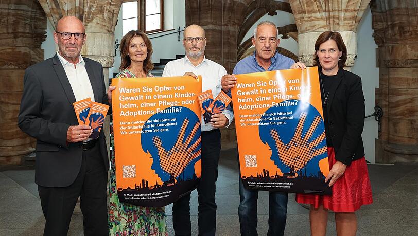 Ignaz Raab, Carola Baumgartner, Klaus Hirschvogel und Benno Oberleitner vom Betroffenenbeirat und BM Verena Dietl.